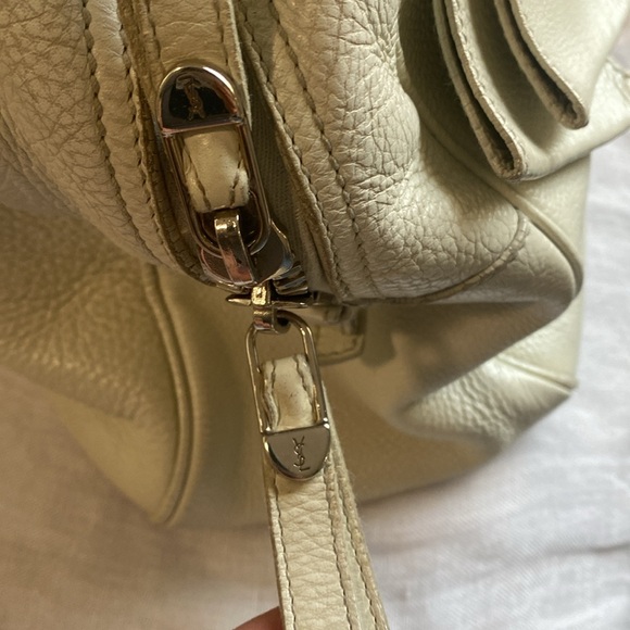 YVES SAINT LAURENT White Pebbled Leather Large Obi Bowler Bag w/ Zippered Pouch - Picture 13 of 16